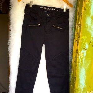 American Eagle size 4 black High-Rise Jegging. ankle zip , Moto style, pleats